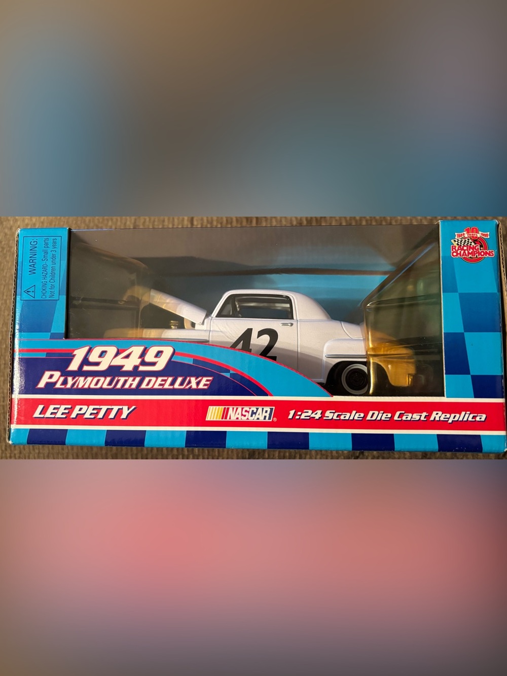 NWT Racing Champions 1949 Plymouth Deluxe Lee Petty 1:24 Scale Die Cast Replica